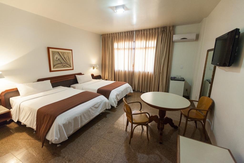 Dimas Lessa Hotel Montes Claros Exterior foto