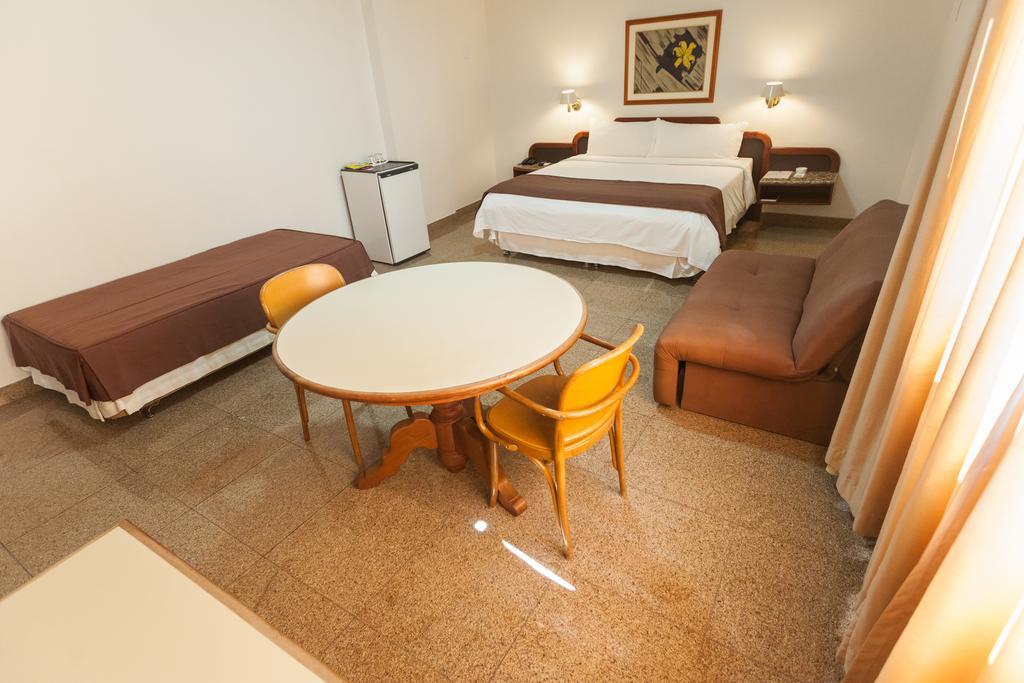 Dimas Lessa Hotel Montes Claros Exterior foto