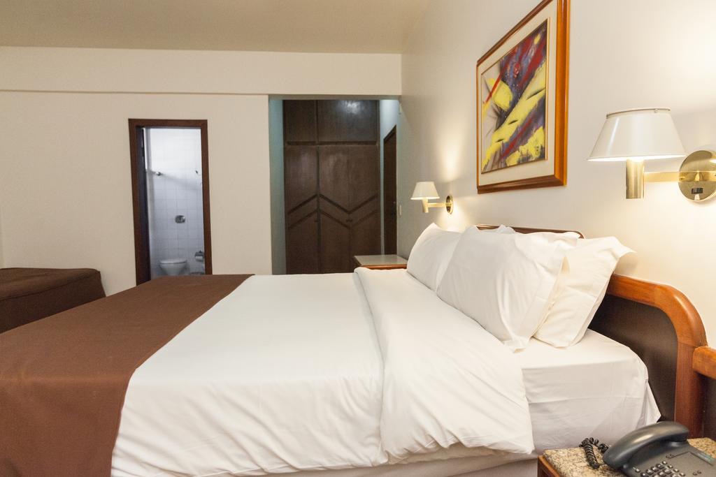 Dimas Lessa Hotel Montes Claros Exterior foto