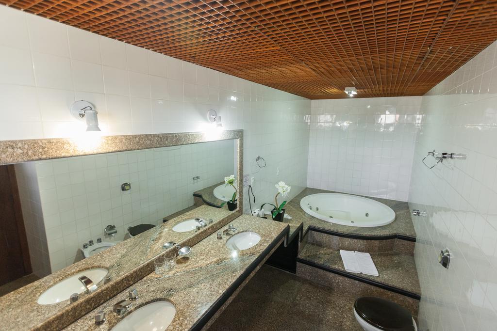 Dimas Lessa Hotel Montes Claros Exterior foto
