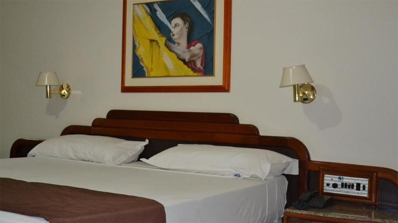 Dimas Lessa Hotel Montes Claros Exterior foto